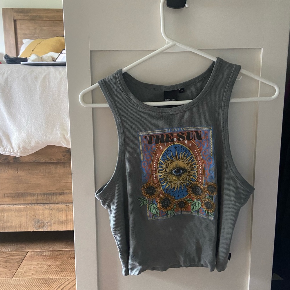 sun cropped tank 🌞✨